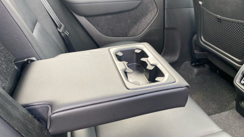 Volvo XC40 2.0 B4P Ultra Dark 5dr Auto Petrol Estate